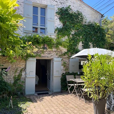 Gite Du Presbytere Port D'Envaux, Ravissante Maison De Charme Ngoại thất bức ảnh