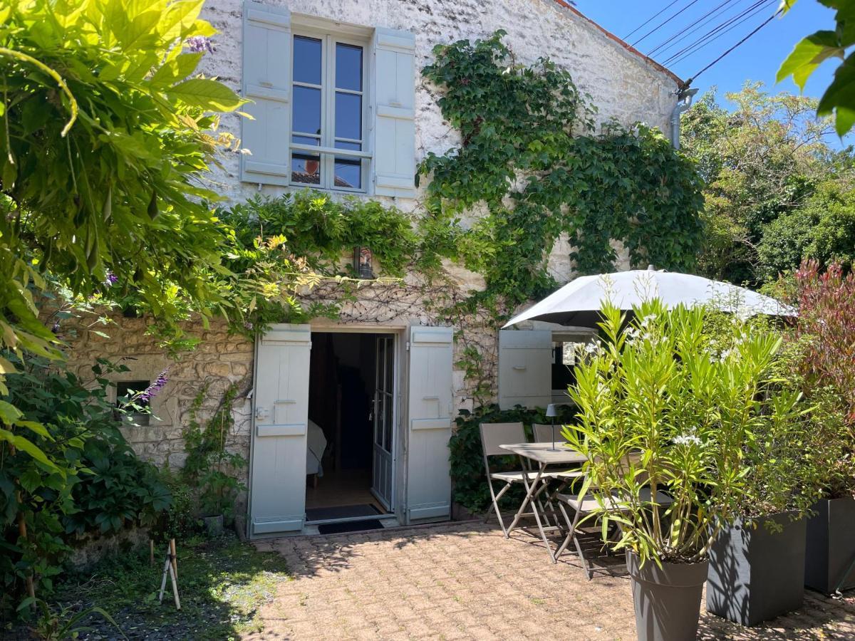 Gite Du Presbytere Port D'Envaux, Ravissante Maison De Charme Ngoại thất bức ảnh