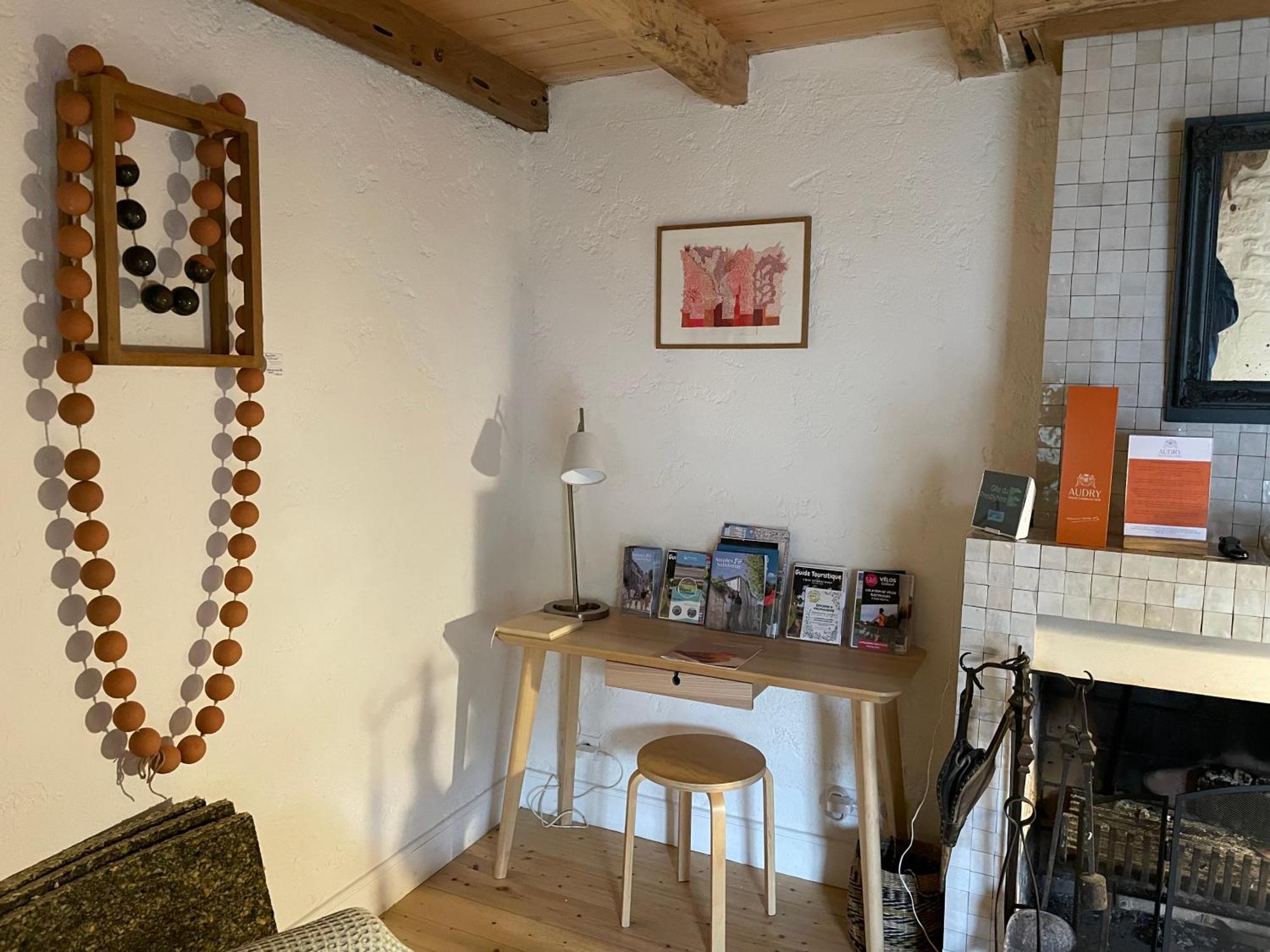 Gite Du Presbytere Port D'Envaux, Ravissante Maison De Charme Ngoại thất bức ảnh